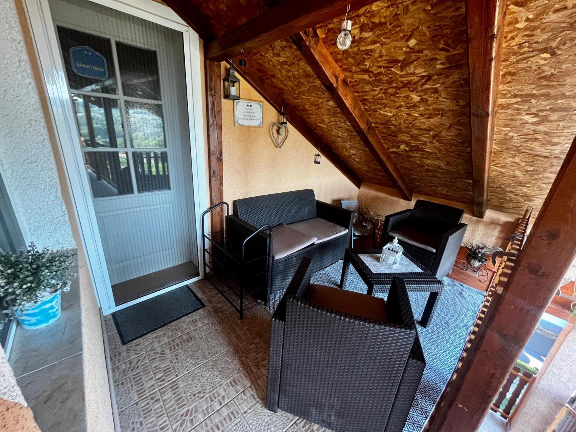 Apartman Simona Vrdnik Eksteriør billede
